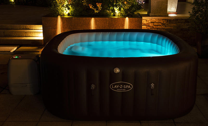 Spa Maldives avec éclairage LED bleu