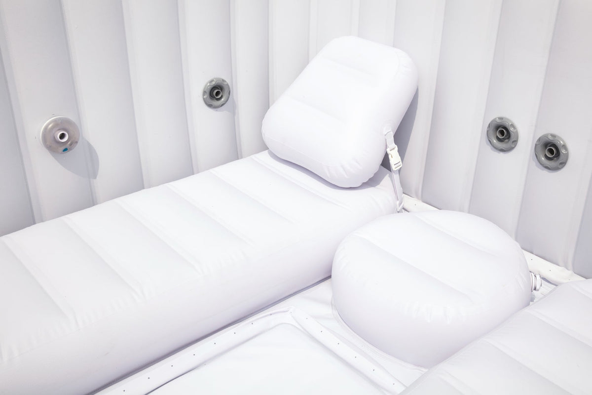 Assises gonflables integrees du spa Maldives