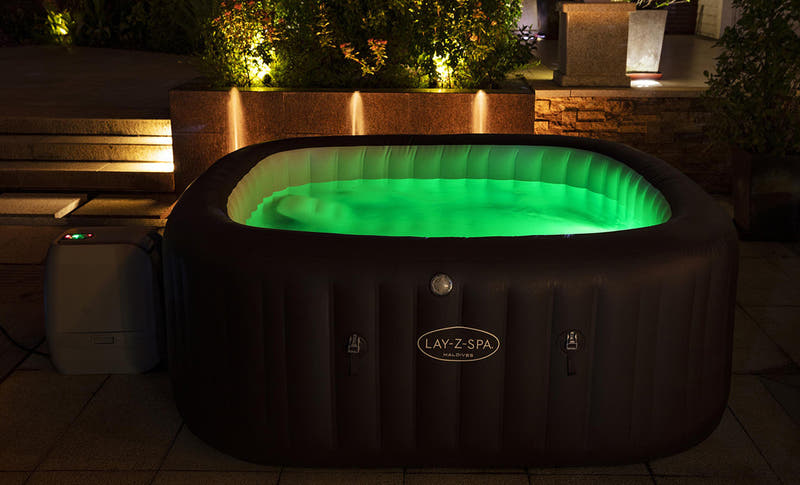Spa Maldives avec éclairage LED vert